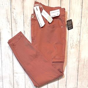 NWT Celebrity Pink skinny cargo pants- 16W